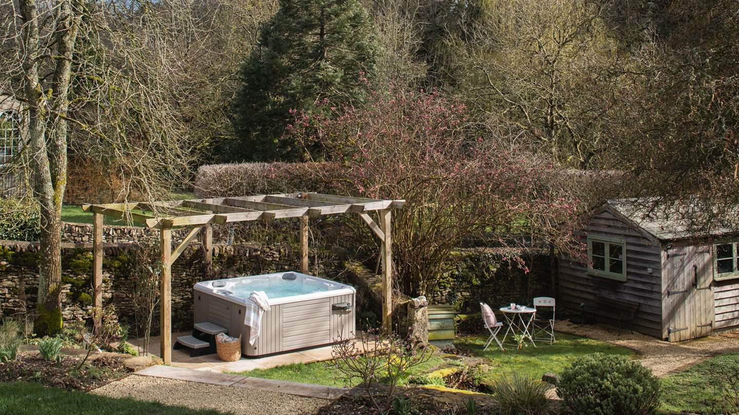 Warmly welcoming up to six guests for otherworldly sojourns...