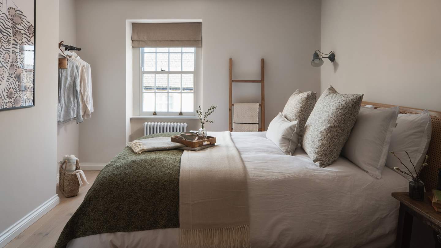 Upstairs you’ll find the heavenly master bedroom, where otherworldly ocean views and wistful morning lie-ins beckon surrounded by calming neutral tones...