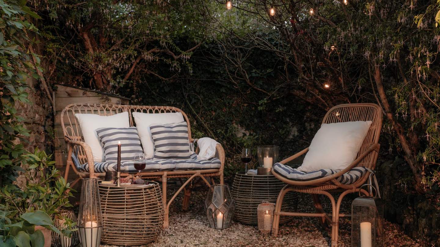 Discover magical outdoor living moments in the spellbinding courtyard garden...