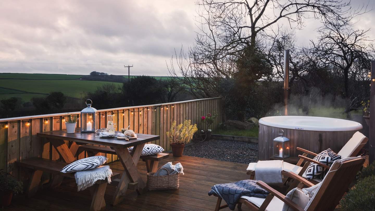 Deck the table with all your favourite dishes for a spot of alfresco dining 