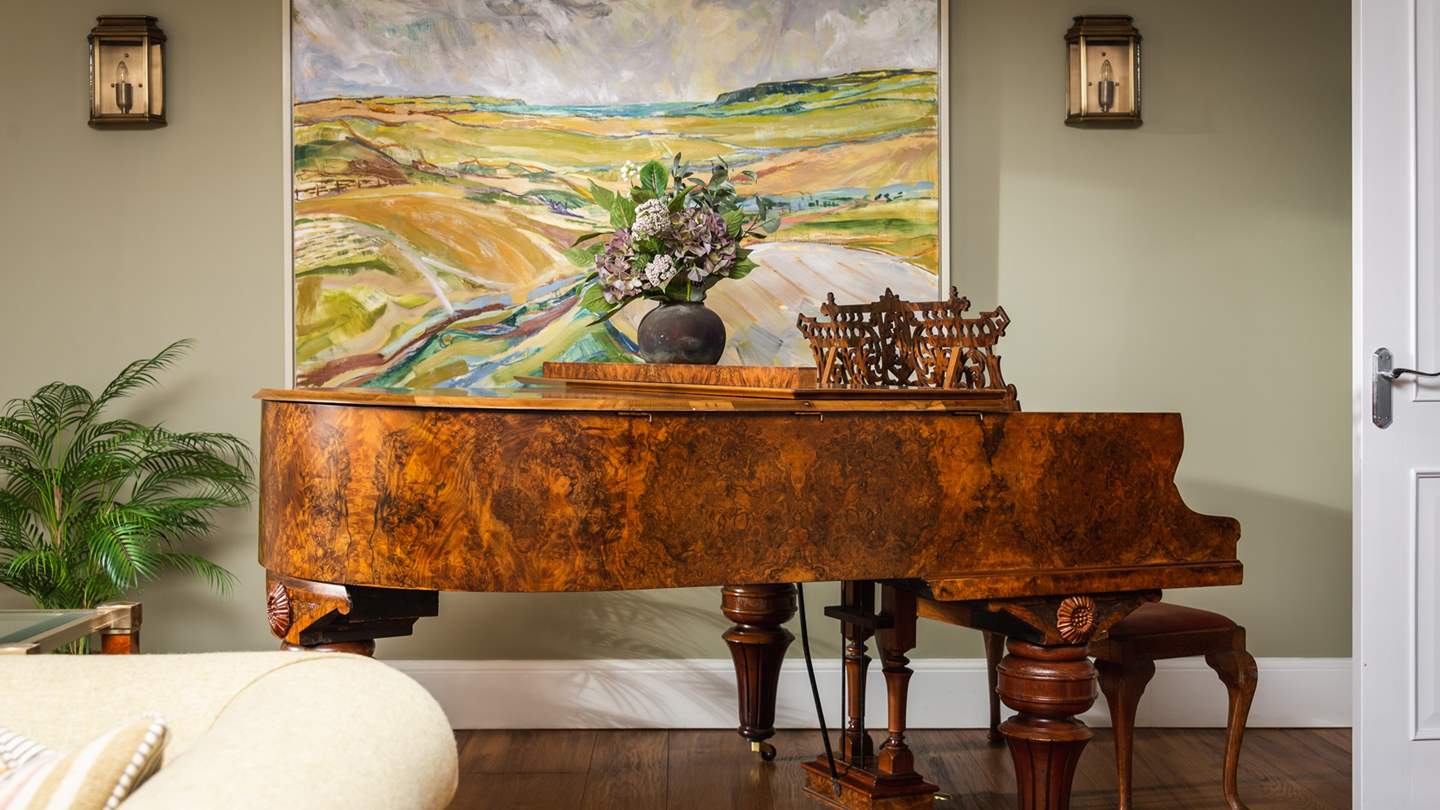 A grand piano entices musical maestros, it’s as perfect for slow mornings as convivial eves