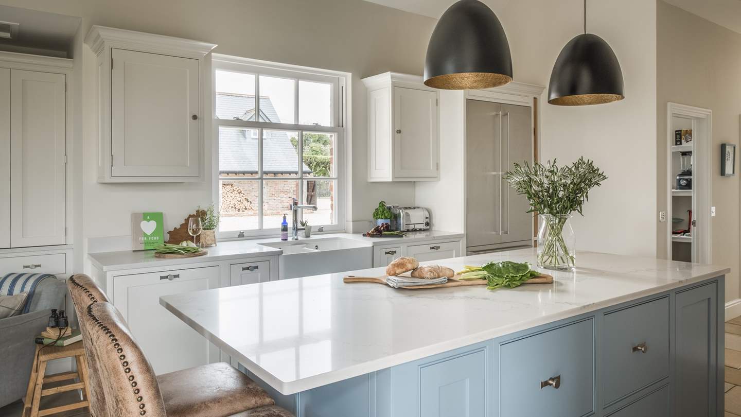 For laidback culinary delights, gather around the breakfast island...