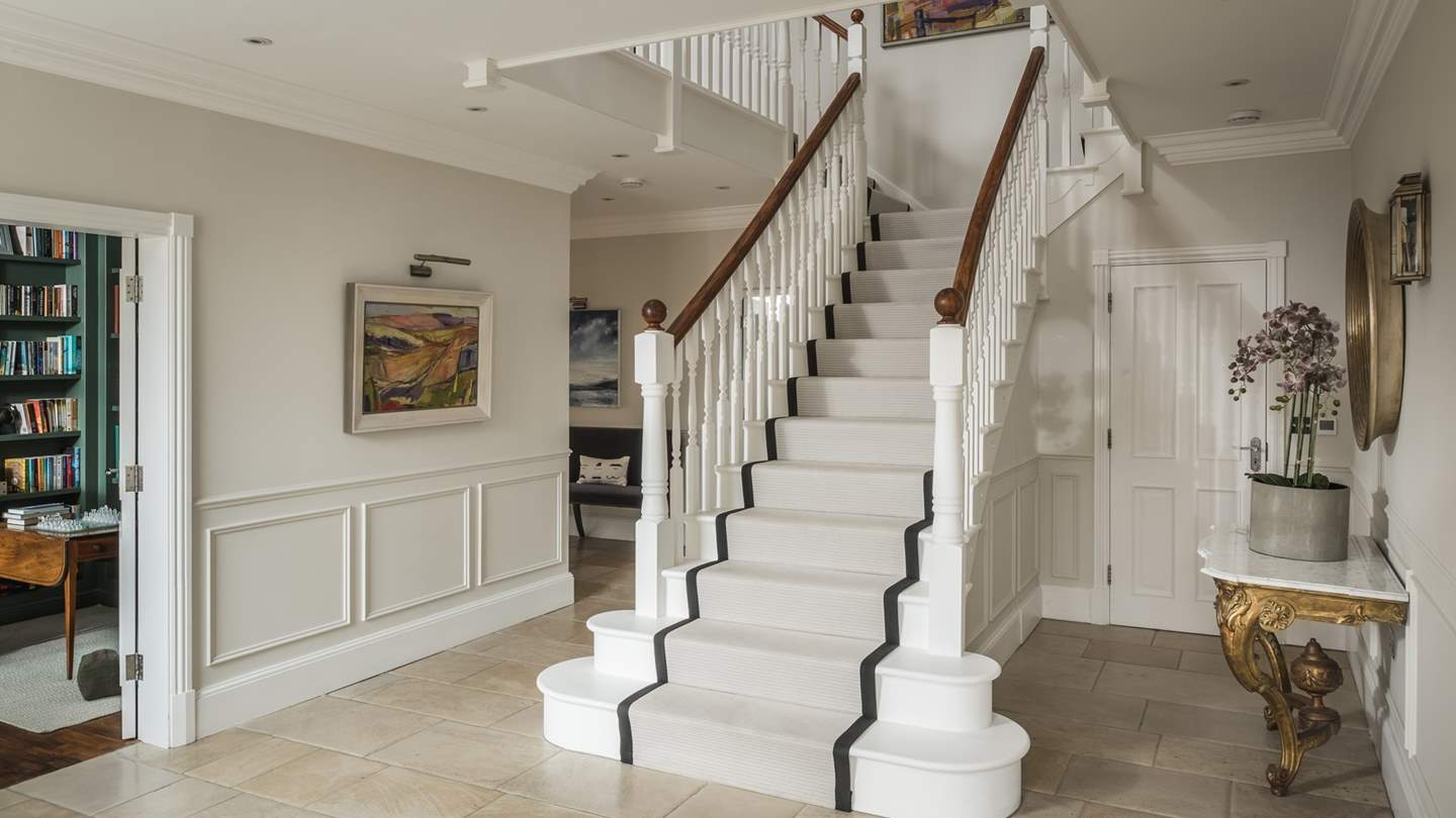 Elsewhere, a separate library room can be found off the entrance hall