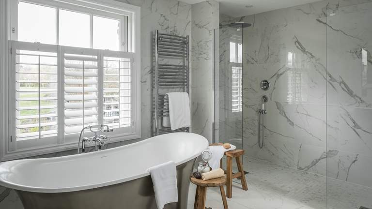 Arboretum - Sleeps 18 + cot - Marlborough