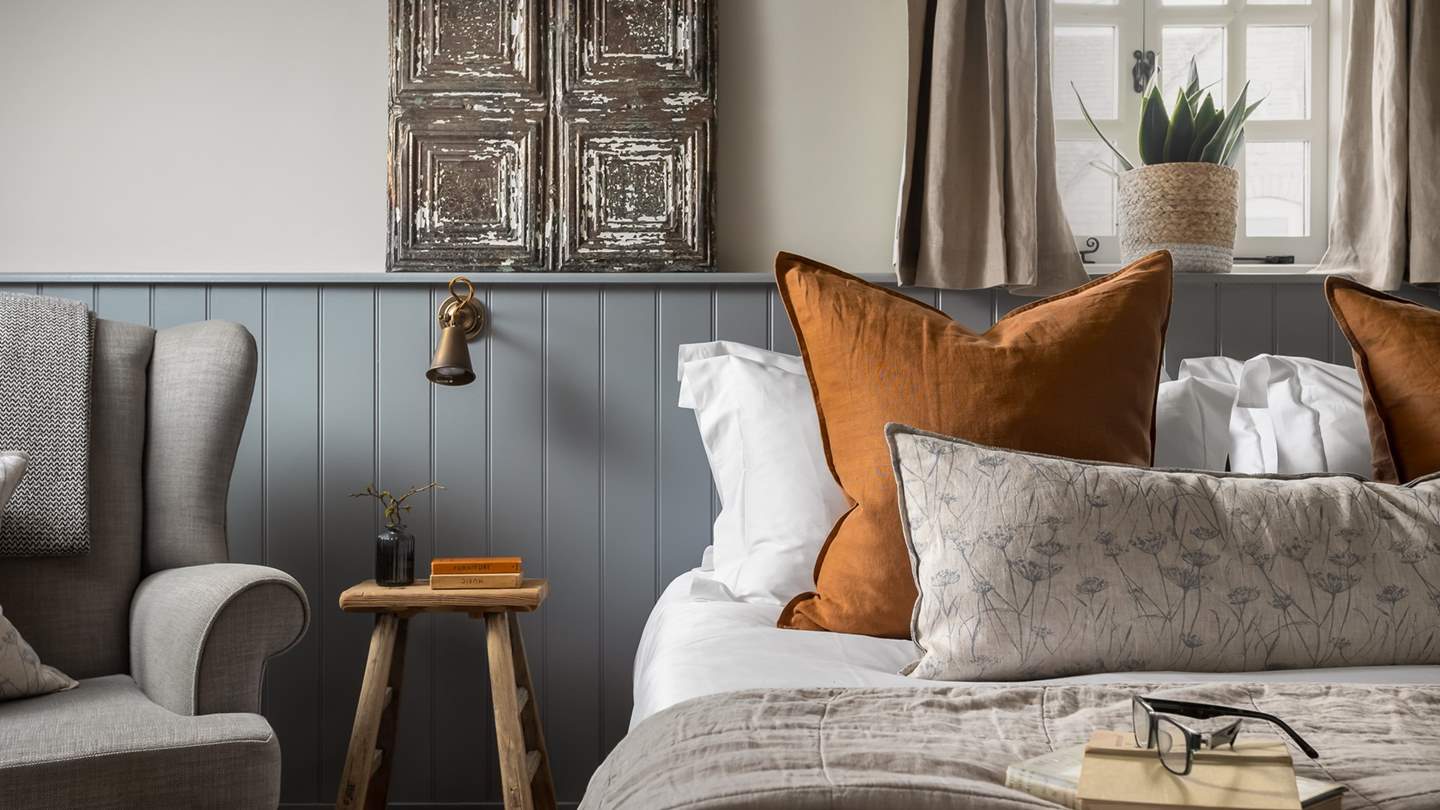 Flee the ordinary to our dog-friendly Cotswolds cottage...