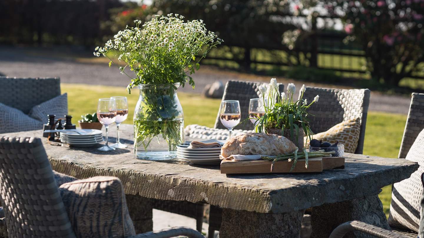 Seating up to eight and served by a BBQ, all the family can look forward to flame-grilled goodness