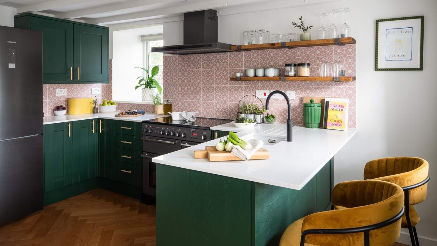 With ample room for flexing culinary creativity, this space can be enjoyed by the keen cooks in your party to create delicious meals at home