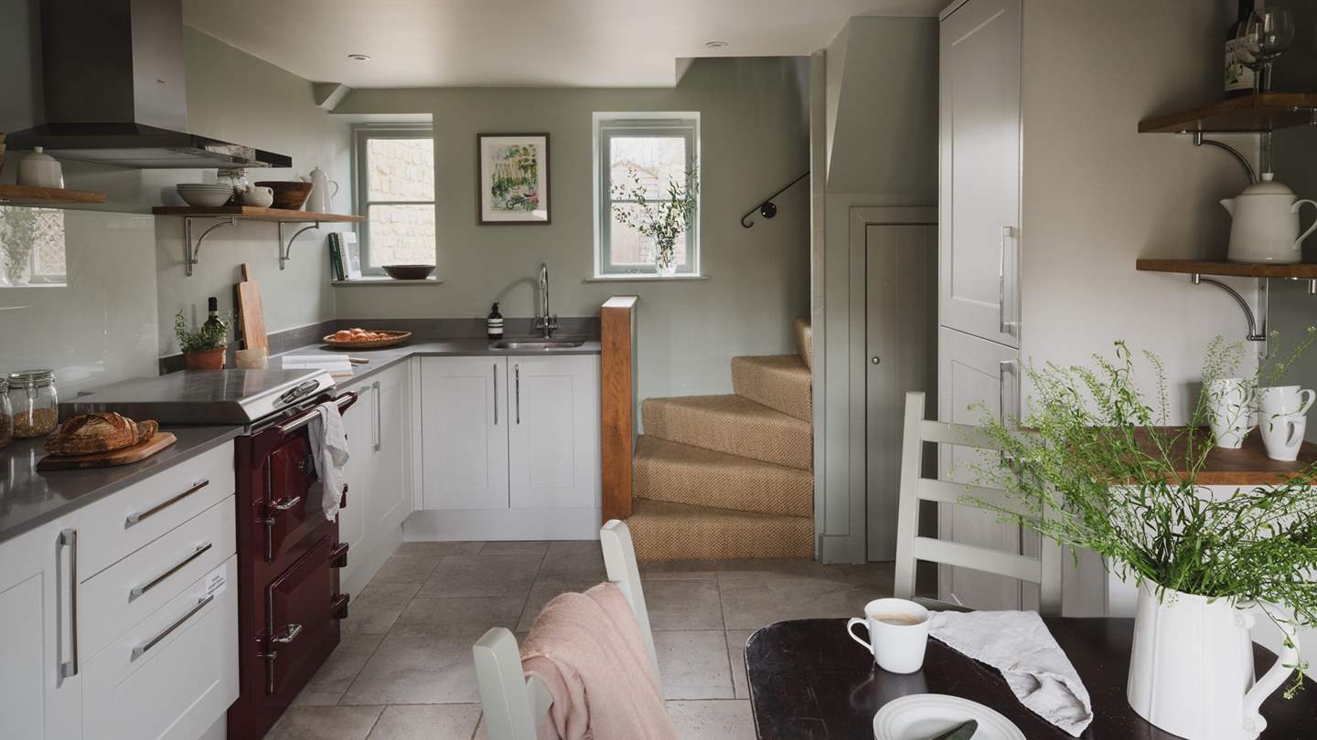 Uncover a range of integrated appliances in the fully equipped kitchen 