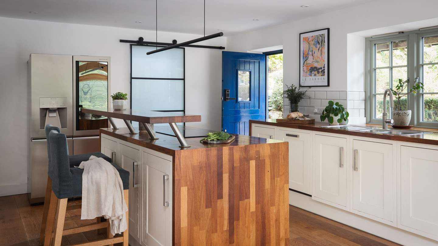 The wonderfully modern kitchen has all you need for crafting culinary masterpieces whilst on staycation... 