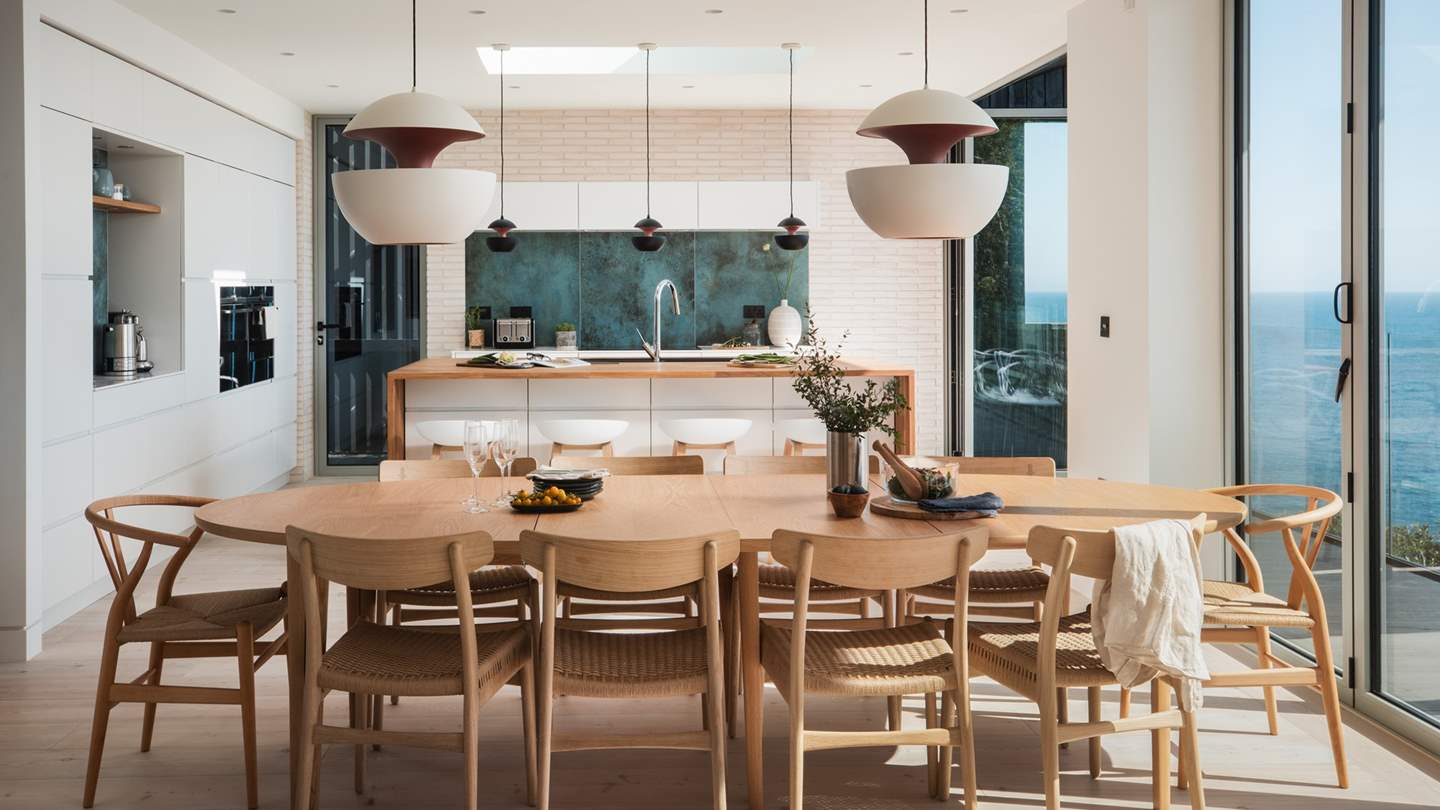 Enjoy magical mealtimes with the backdrop of the ocean as you create everlasting memories with your nearest and dearest