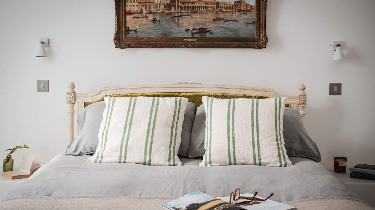 There is plenty of space for storing your belongings in this ethereal space