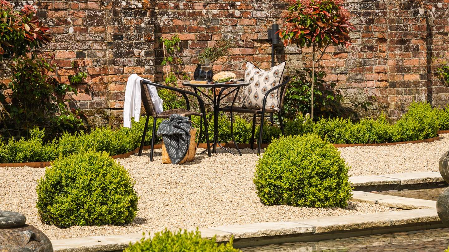 Dreamy days easily slip by here living in the epitome of rural luxury...