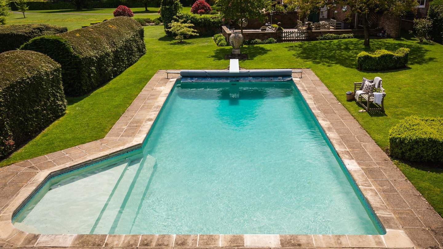 With all the luxuries of a private resort and surrounded by hundreds of acres of private farmland in the North Wessex Downs AONB