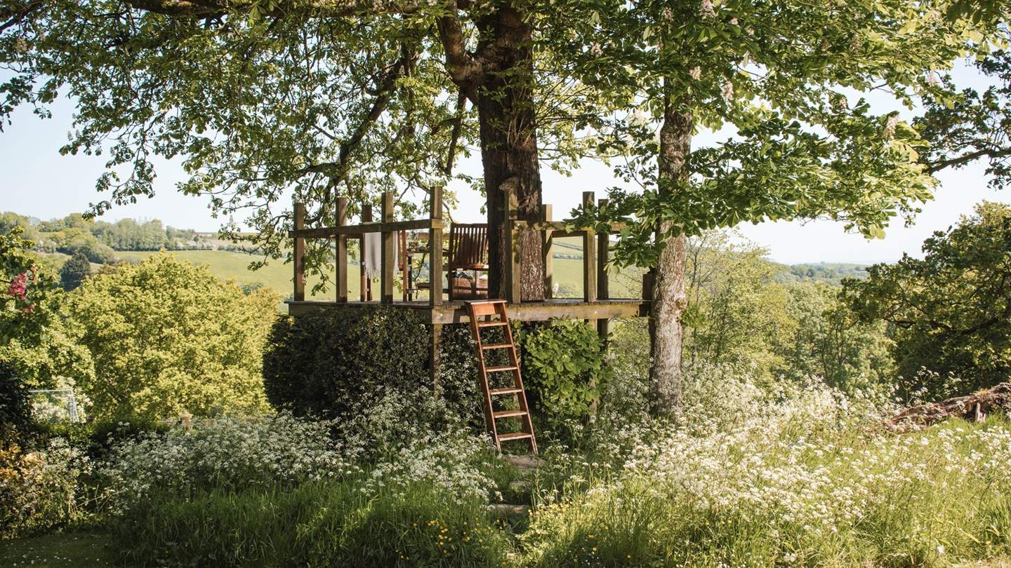 Nestled between the wilds of Dartmoor and the historic streets of Exeter, our beautiful abode in Whitestone is perfectly placed for luxury escapes