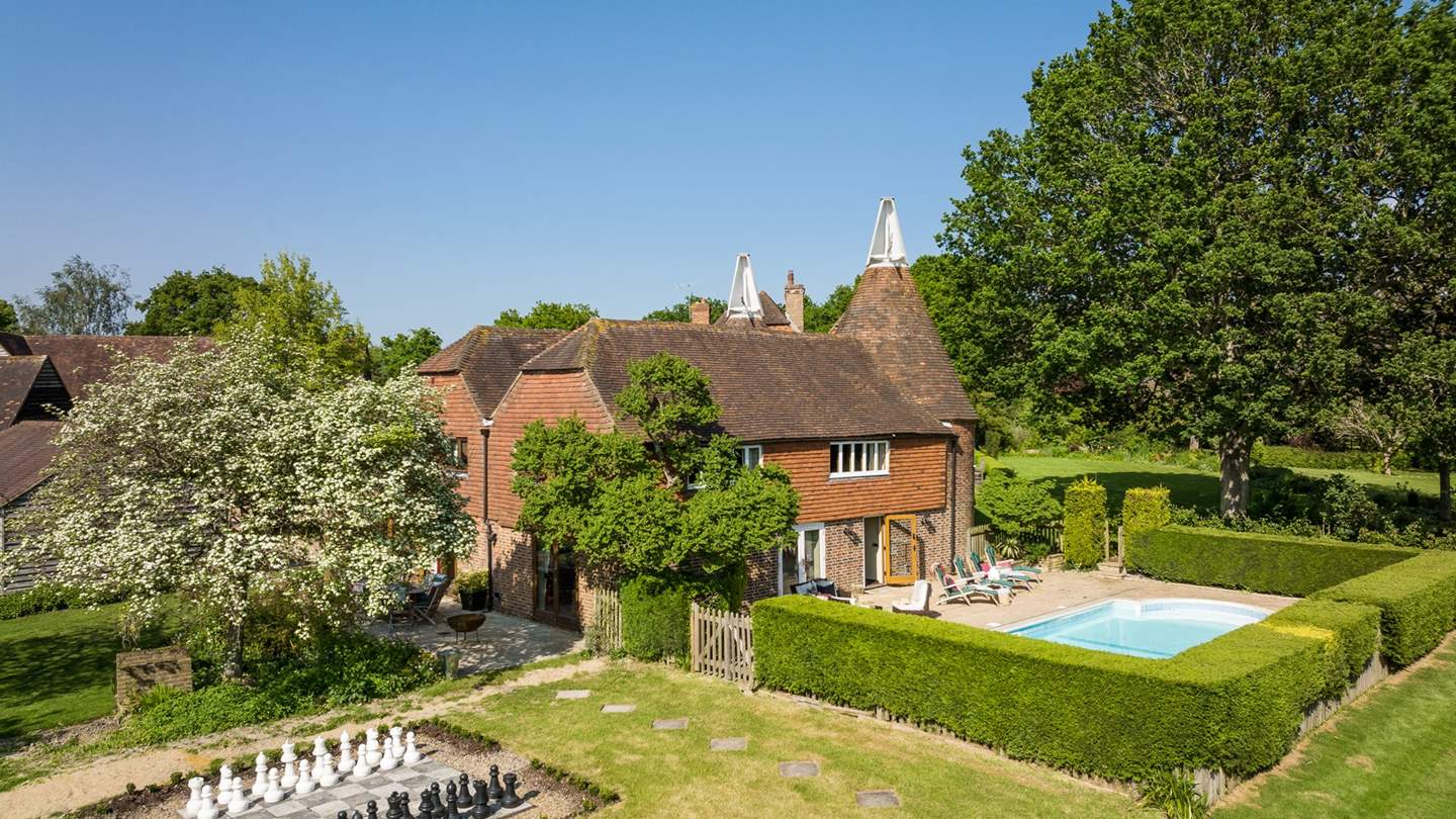 You’ll also find a giant chessboard, tennis court, croquet lawn, and table tennis, offering an endless array of activities 