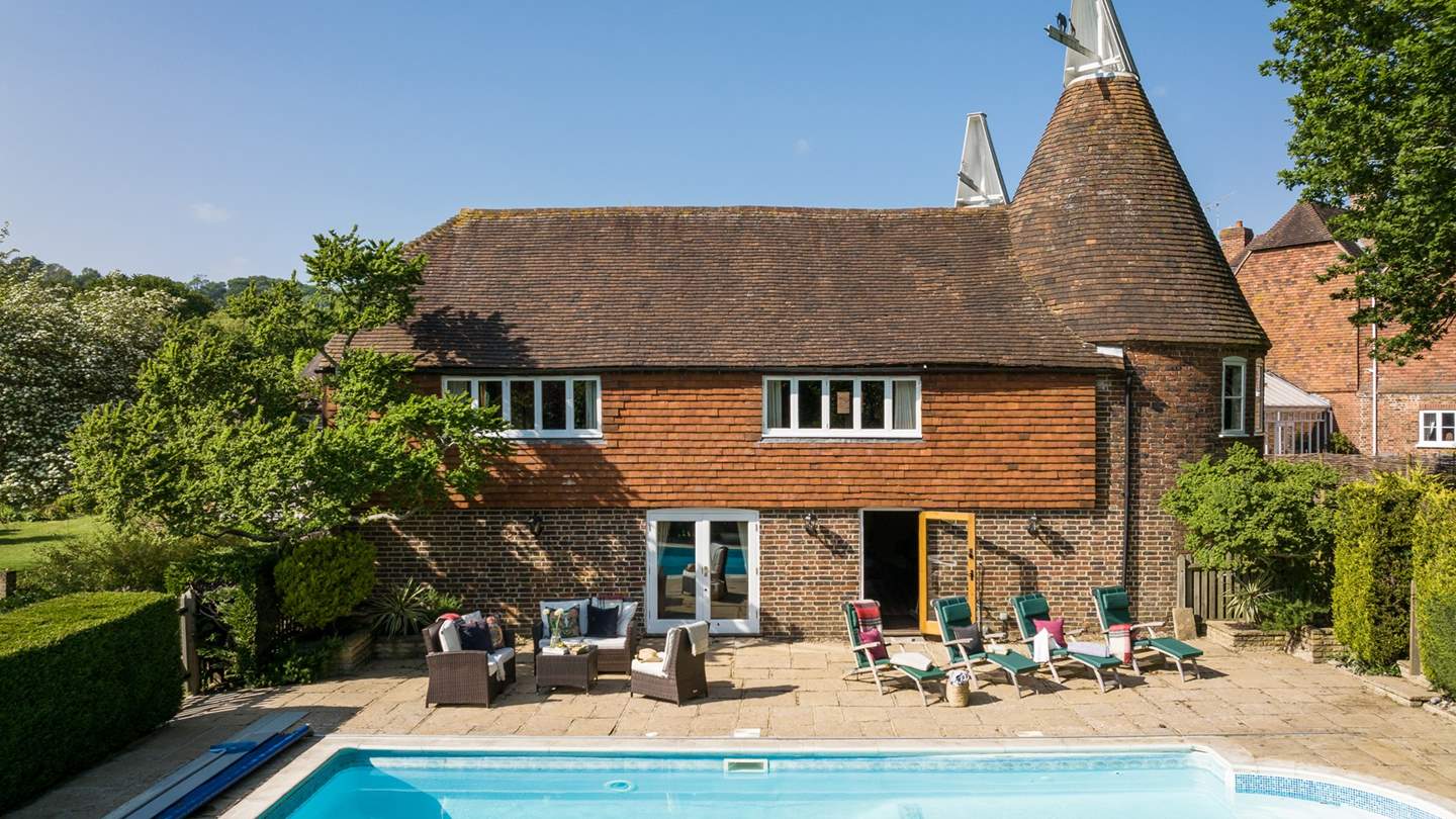 Whether you want to linger on one of the oh-so-comfy loungers, sip cocktails in the wicker seating area, or bathe in the refreshing waters as you take in your verdant surrounds

