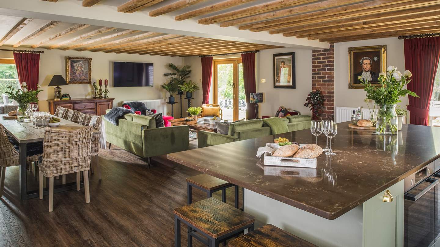 Whether you plan to catch up on your favourite TV series or escape into your holiday read, this snug space beckons for luxury living in Boutique style