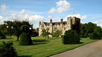 Sprawling garden estates to magnificent castles that tower over the ancient fields, take a daytrip to Hever Castle 