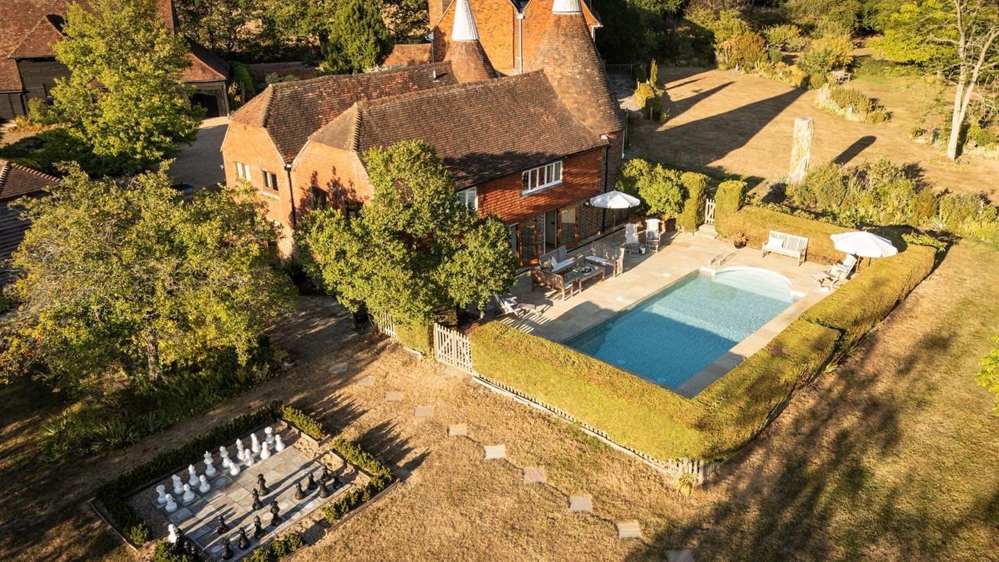 Surrounded by Kent’s exquisite countryside, Great Budds Oast promises a myriad of outside spaces to enjoy