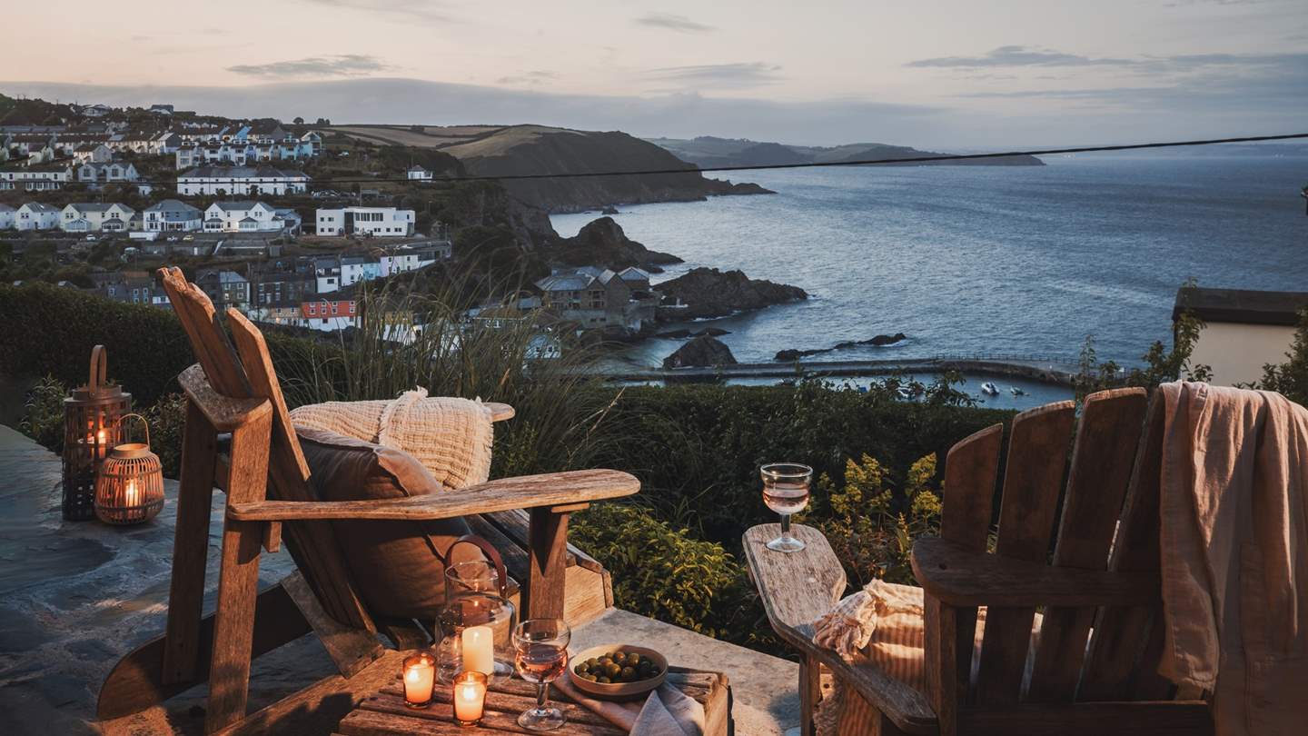 Gather beside the firepit for spellbinding nights beneath the stars 