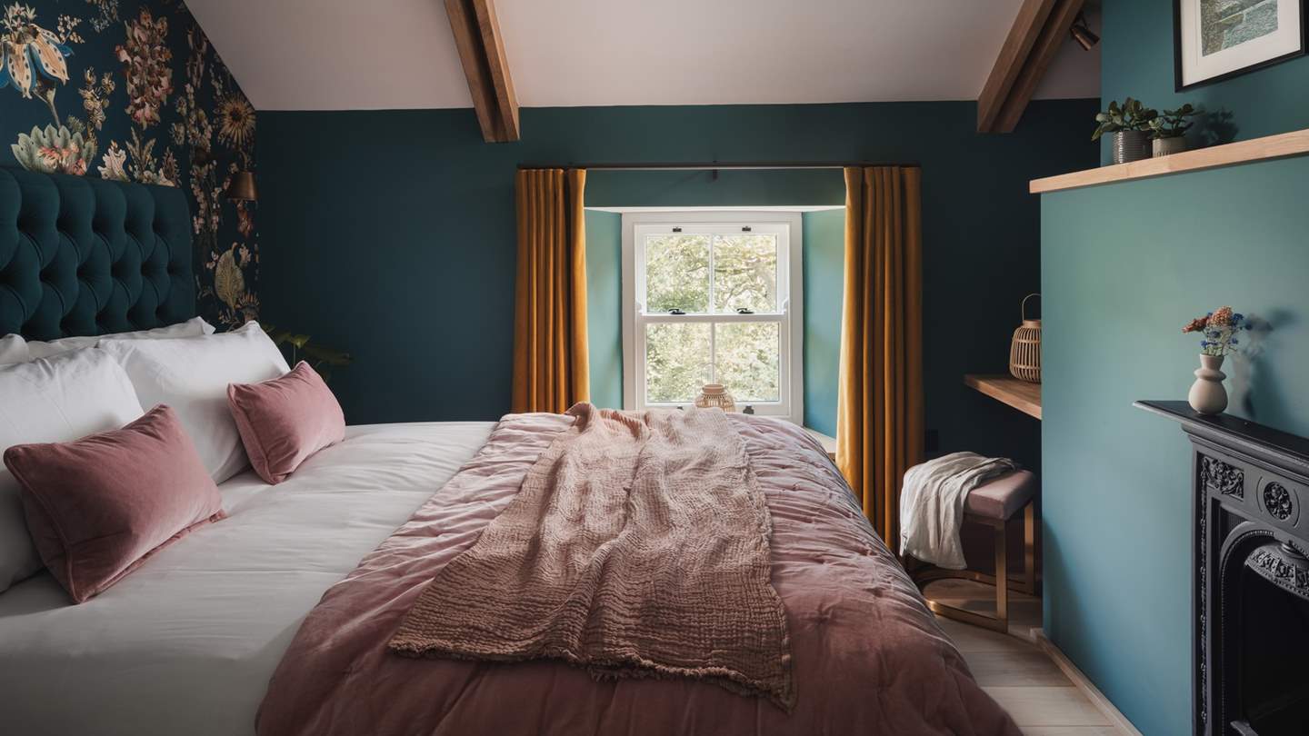 You'll find a king-sized zip-and-link bed for lingering lie-ins