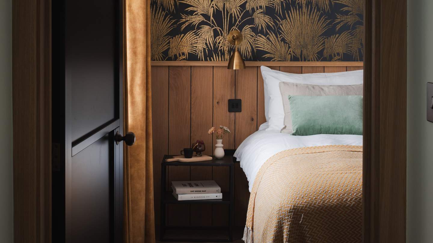 The first of Melynsy's bedrooms is nestled on the ground floor... 