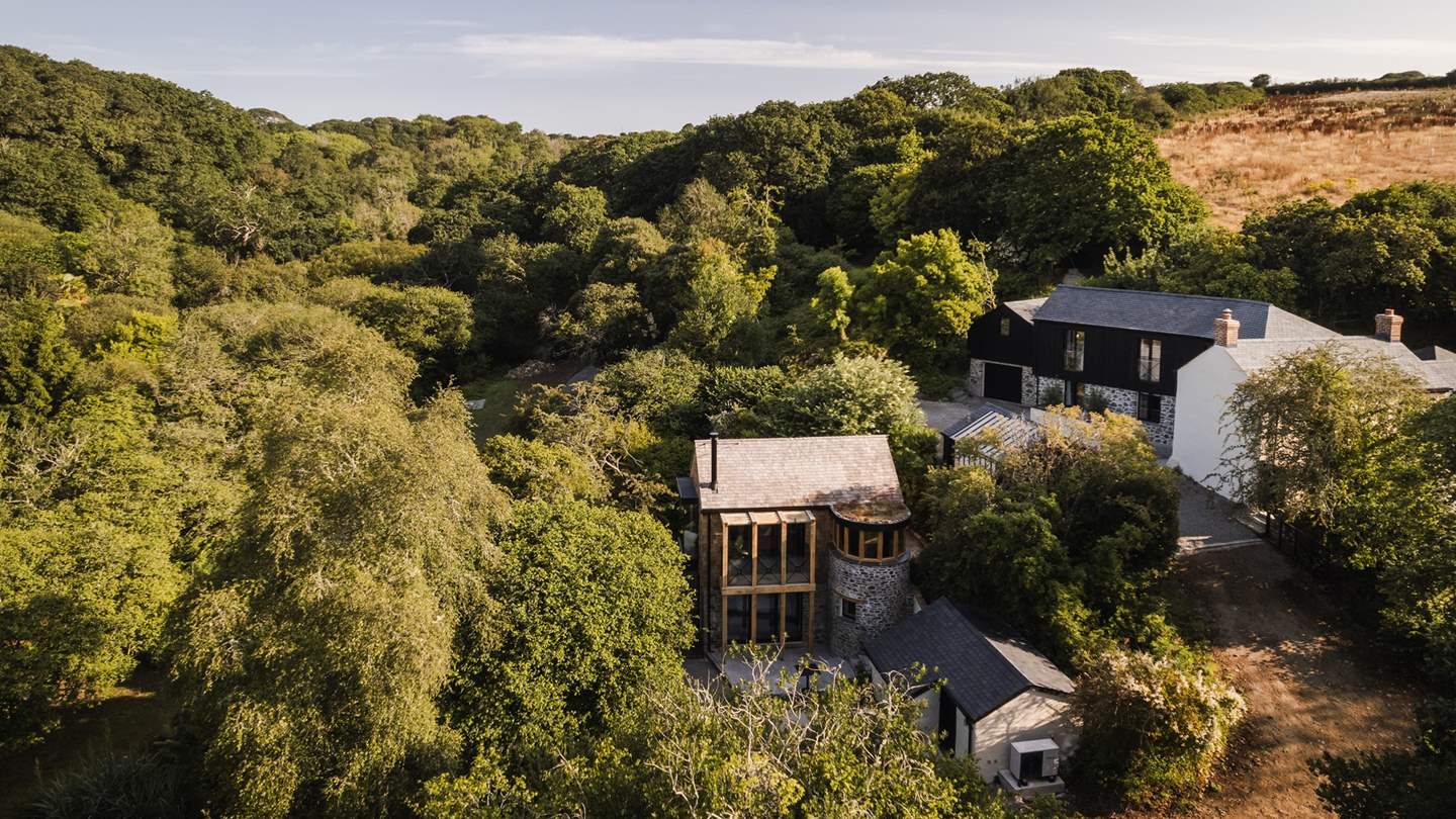 For those looking to escape with larger parties, close by is Lowartha, which welcomes two guests... 