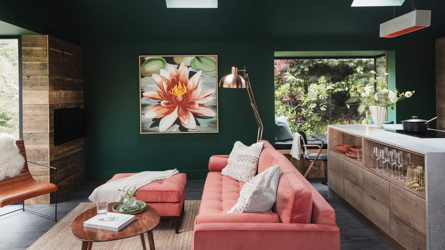 This captivating living space promises untold cosiness in all seasons 