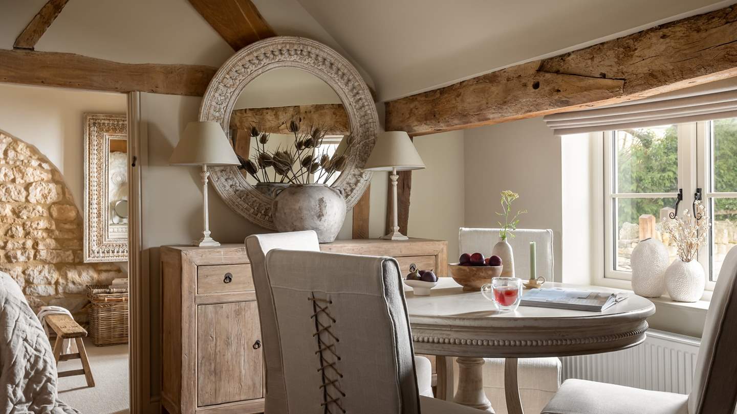 The perfect setting for intimate meals à deux...