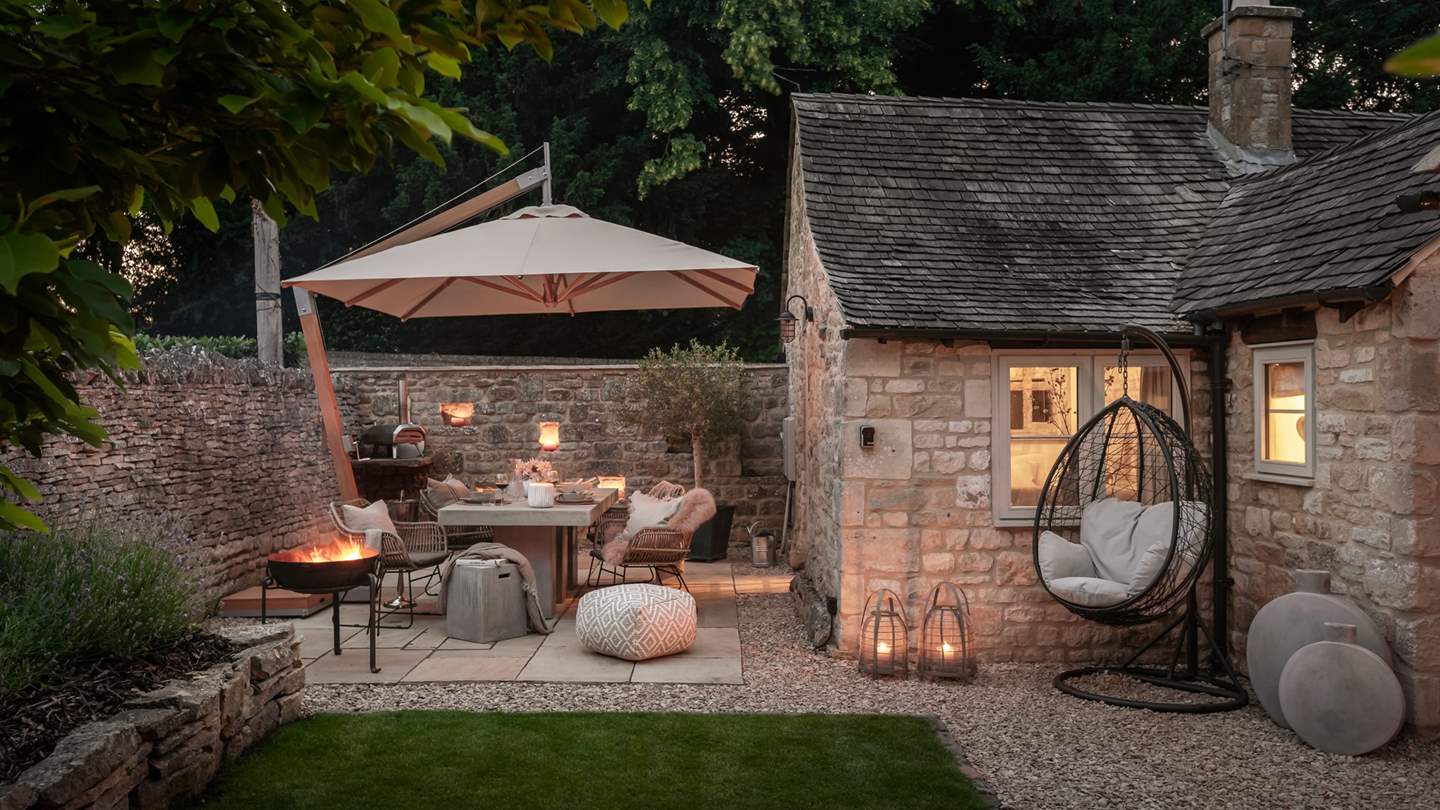 Escape to our deliciously dreamy Cotswold stone cottage in Weston-sub-Edge