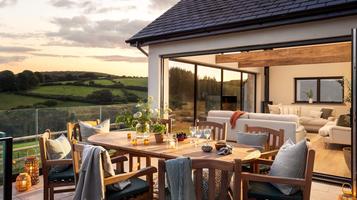 In a fairytale setting, sprawling Cornish countryside wraps around our beautifully appointed homestay