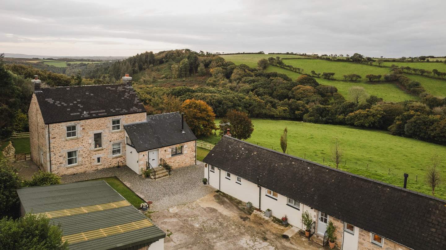 Beside Stellan, you will find Sonnet, which sleeps two, set ideally next to one another to cater for parties of up to ten, whilst offering perfect privacy when the retreats are booked separately