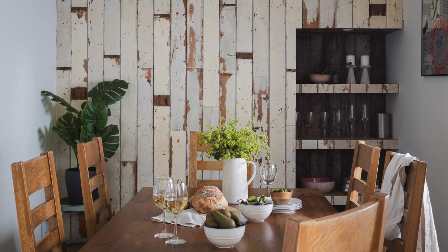 The perfect space for lavish lunches and sumptuous suppers...