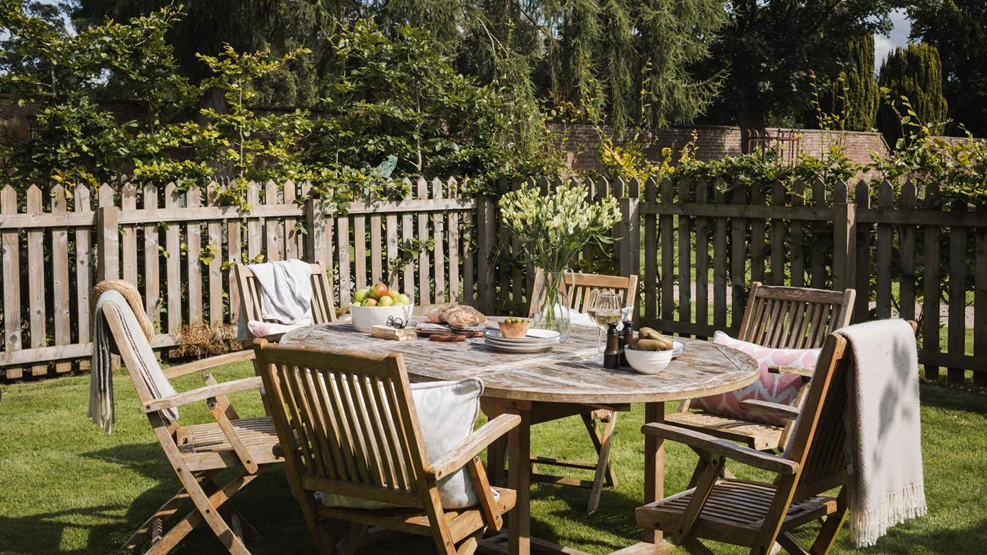 Enjoy meals alfresco on balmy blue-sky days 