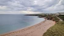 For ocean forays, trips to the nearby dog-friendly beaches of South Milton and Thurlestone are a must...
