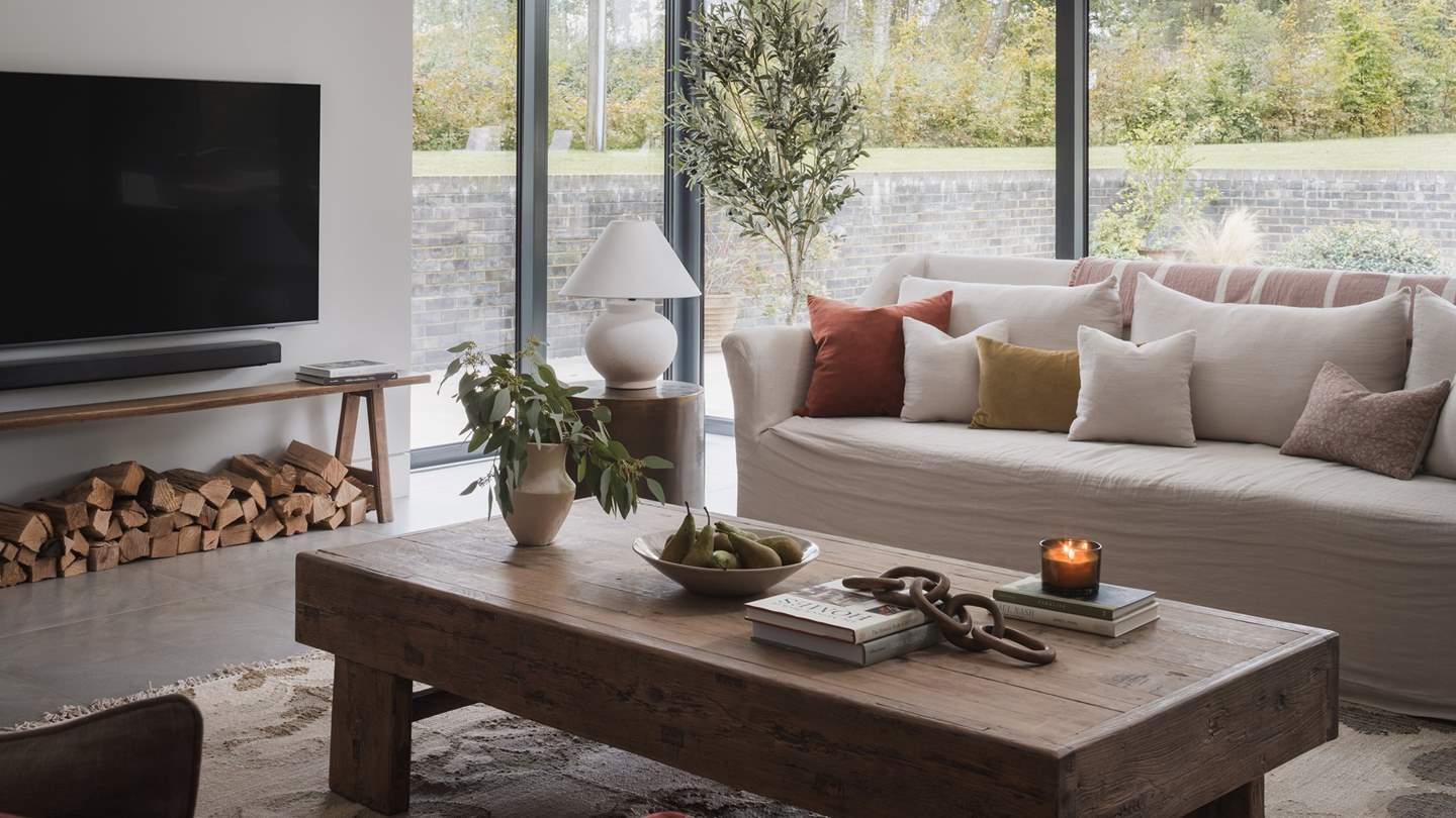 Watch your favourite films and series on the Smart TV