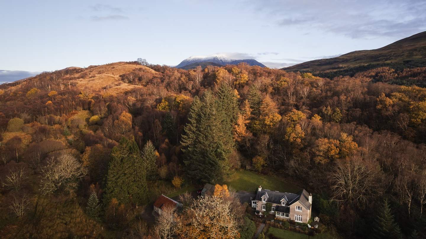 Uncover our enchanting Lochside retreat, Druimarbin Farmhouse