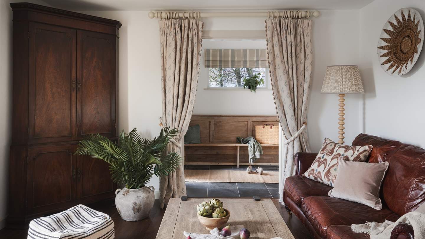 Enjoy the most luxurious interiors for riverside reveries