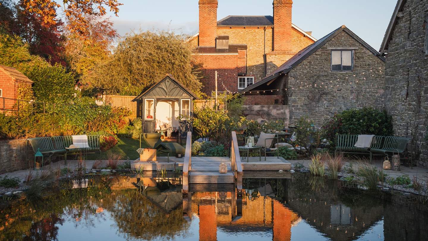 Flee the ordinary at our large and luxurious homestay in leafy Herefordshire

