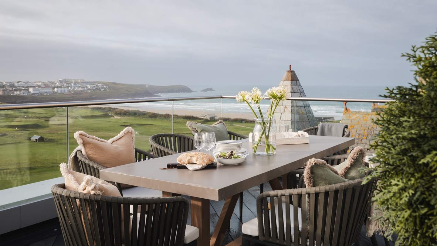Oceanside paradise awaits at our luxurious homestay for eight, nestled on the
North Cornish coastline in Newquay... 