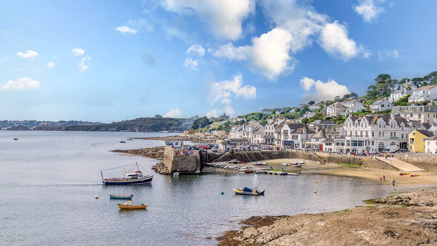 The Roseland Peninsula is a place of unforgettable beauty, traced by a golden hem of sandy beaches 