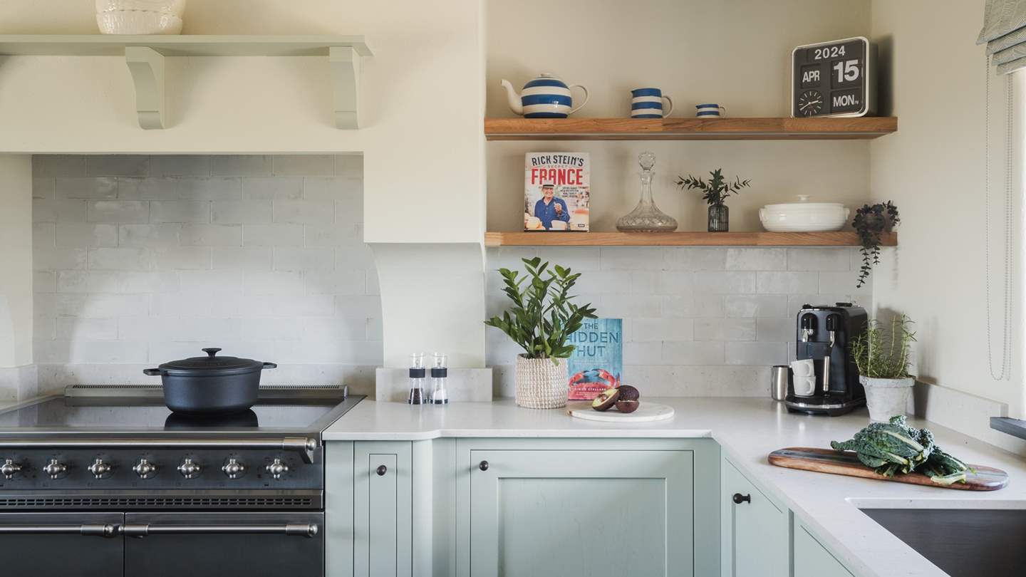 Make use of the generous worktop space and array of appliances, for dinner dates at home