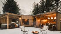 Host unforgettable evenings in the private, forest kitchen, before withdrawing to the hand-crafted sauna and hot tub... 