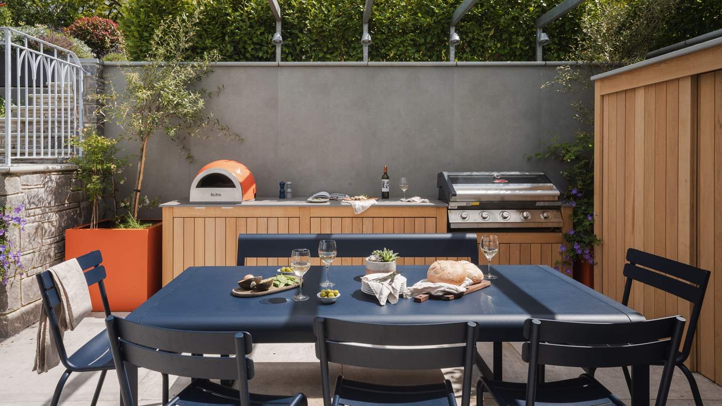 Perfect for the summer months, you'll find a pizza oven and barbeque to accompany alfresco meals