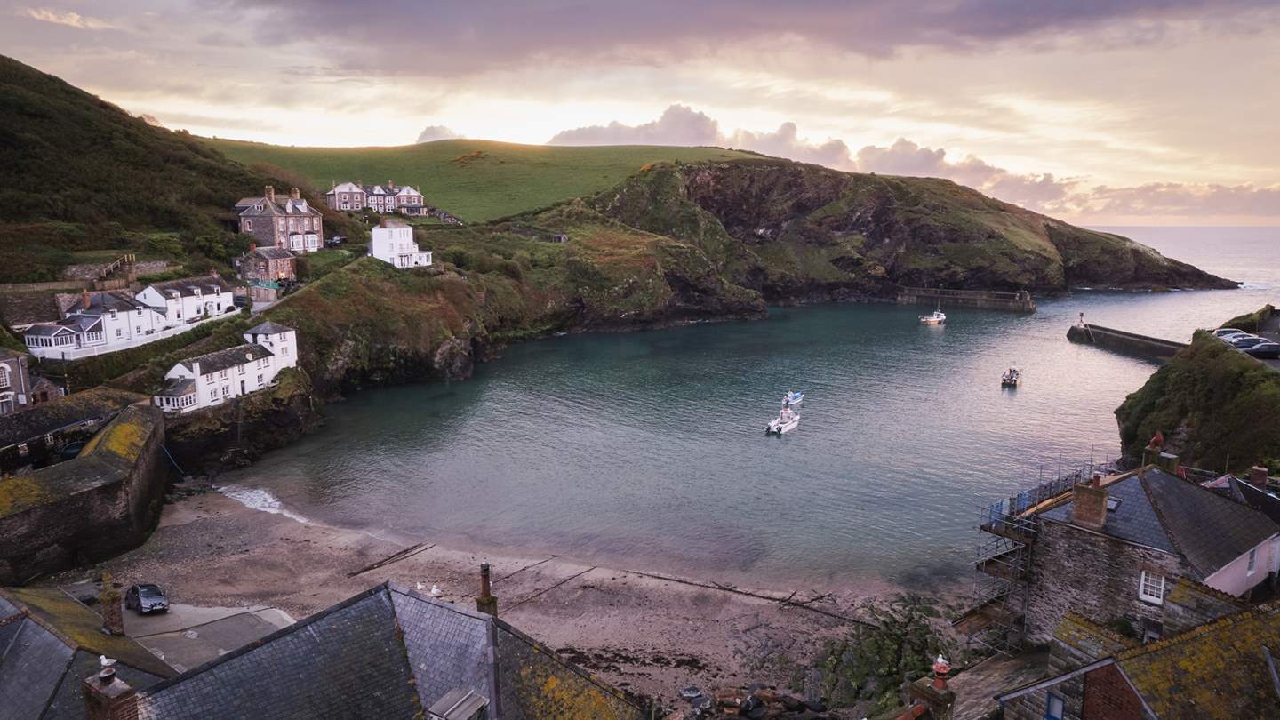 Set in the heart of Port Isaac, retrace the steps of your favourite fictional characters and movie stars as you approach the pretty harbour, which features in a number of films and television series