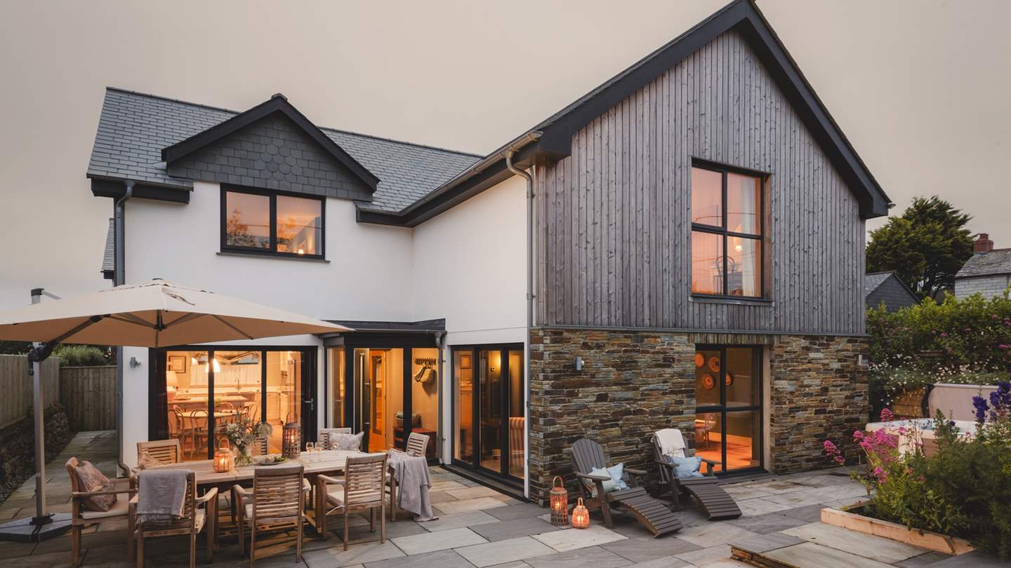 Our luxury retreat for eight offers the perfect base for exploring the beauty of North Cornwall