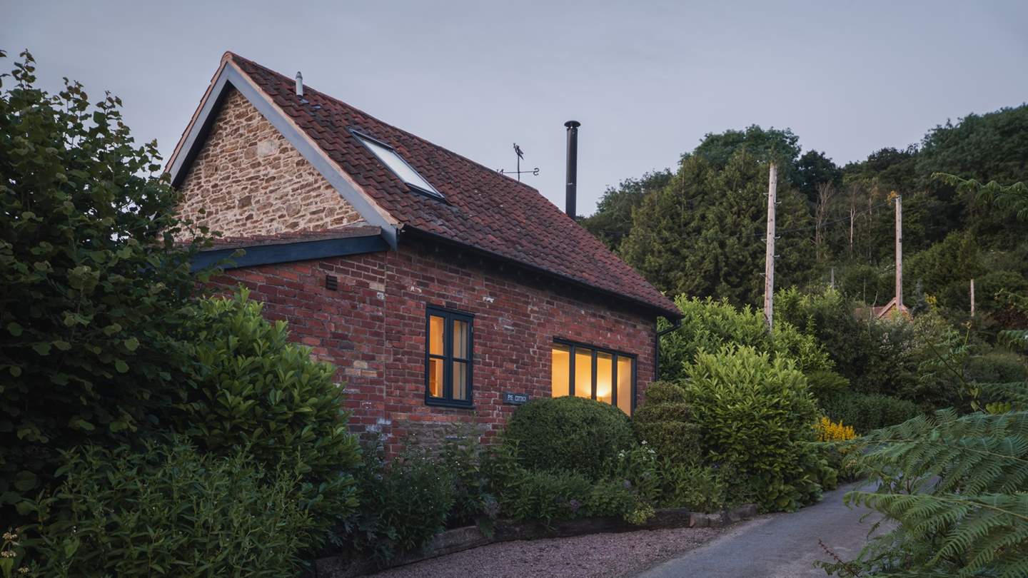 Perched in the pastoral countryside of Herefordshire, The Sugar Store is only a short drive from a splendid array of fine eateries and charming country pubs