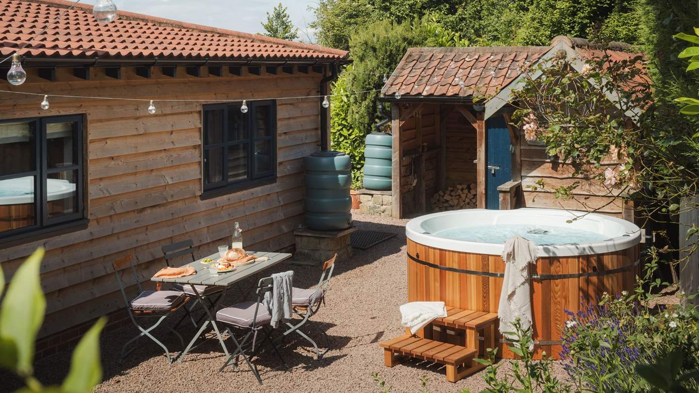 Blooming wildflowers and verdant surroundings set the scene for alfresco moments straight from your wildest wanderlust reveries