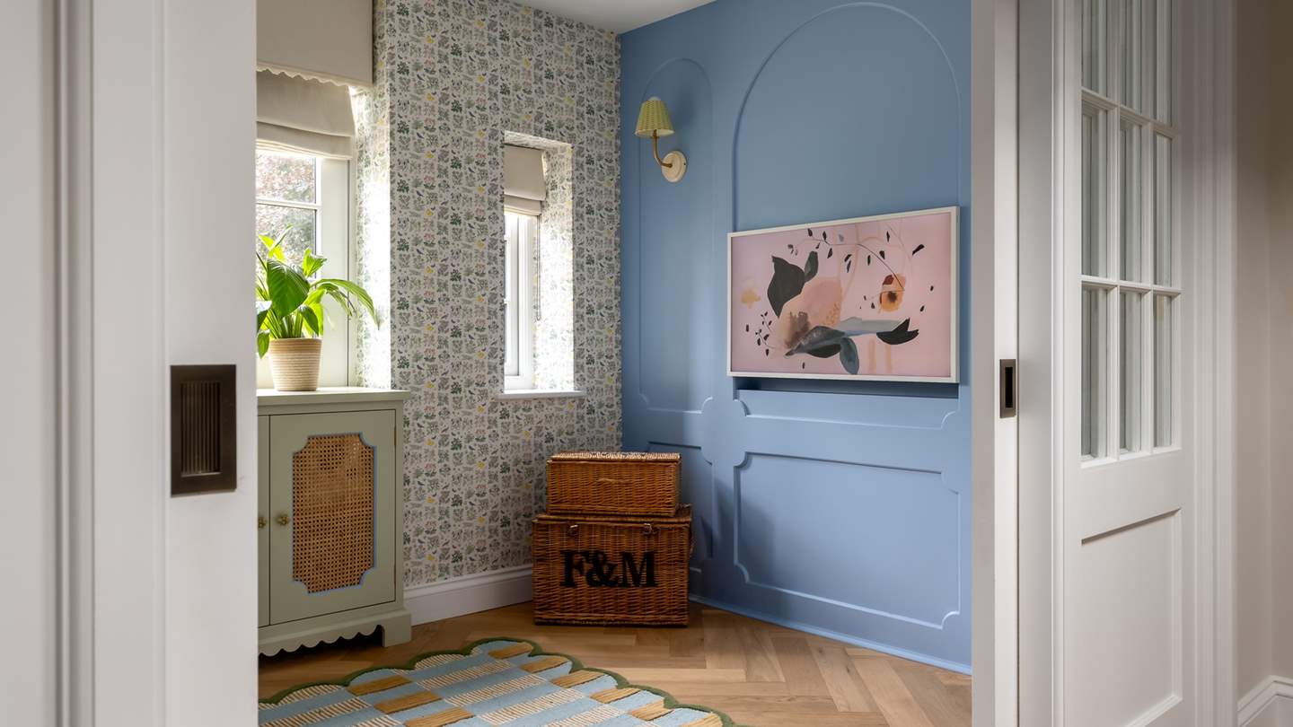 A dream for keeping the little ones captivated, you’ll find a picture TV and a selection of toys for all ages