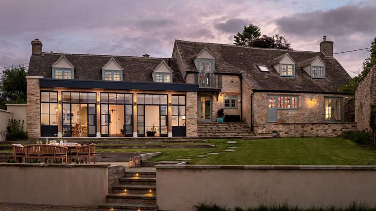 Iridis - Sleeps 9 + cot - Chipping Norton